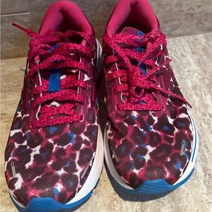Brand new, never worn Brooks adrenaline gets 22. Size 9.5